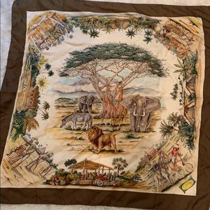 Large silk Gucci scarf